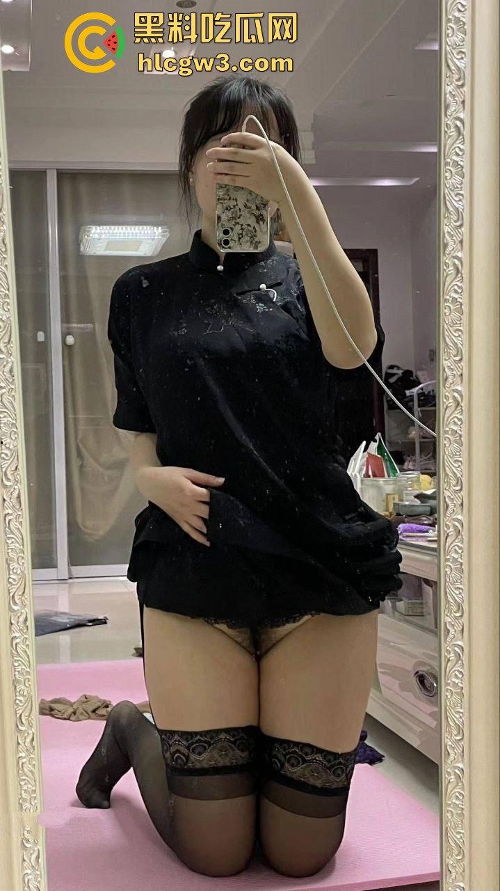 真实调教反差年轻人妻【郭一菲】吃鸡口技娴熟，肥臀上下打桩节奏骚翻天，床上却成浪叫小母狗！-10