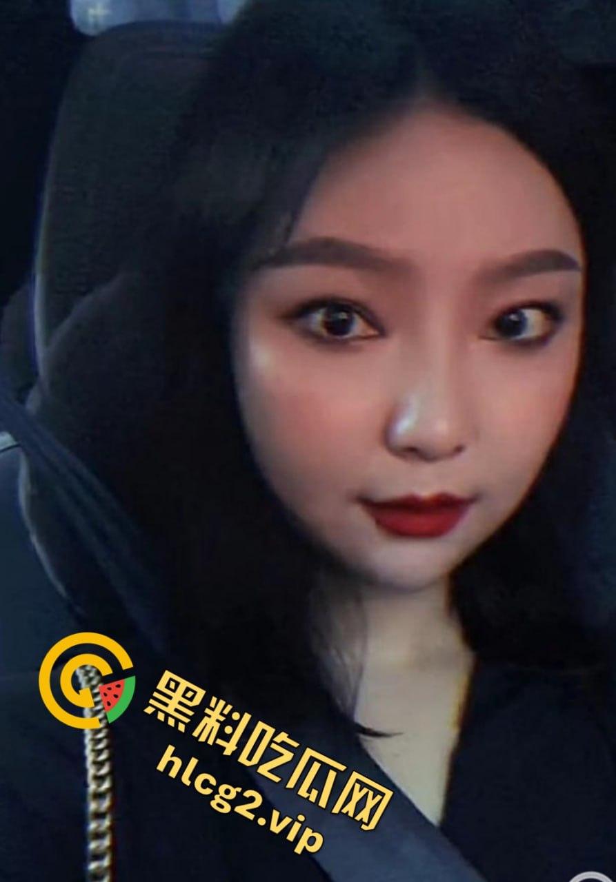 抖音19岁女主播『Candy』与榜一大哥1v1裸聊自慰视频曝光！揉搓美乳小穴！-3