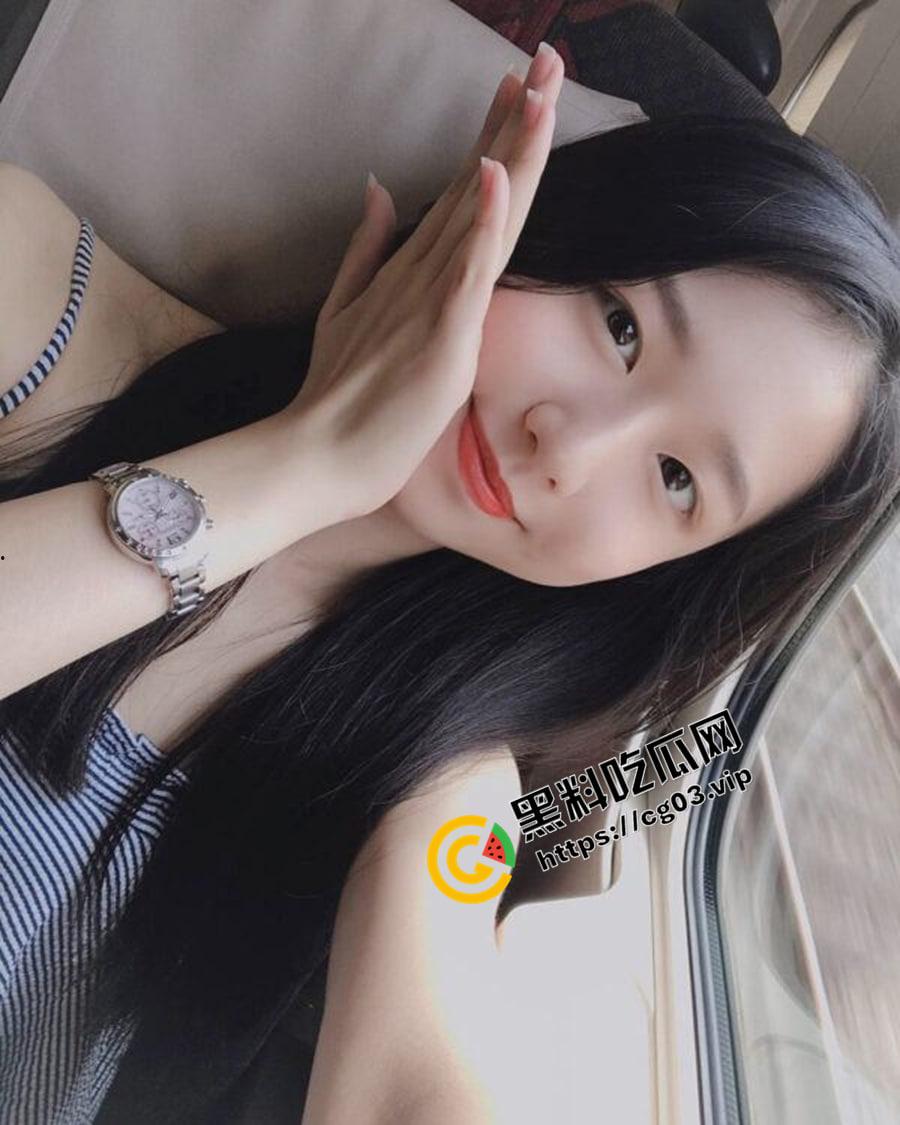 台湾台北市 第一女子高级中学校花 张睿娟 去厕所时被偷流出-1