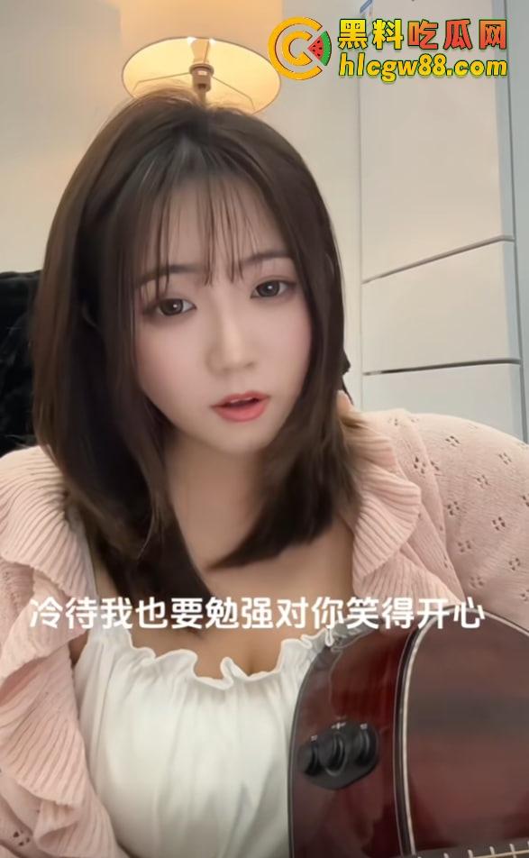 佛山罗总重金拿下女主播『华华华酱』在ET9车震,激情未尽就被原配跟小舅子当场捉奸,裤子都没穿好!-9