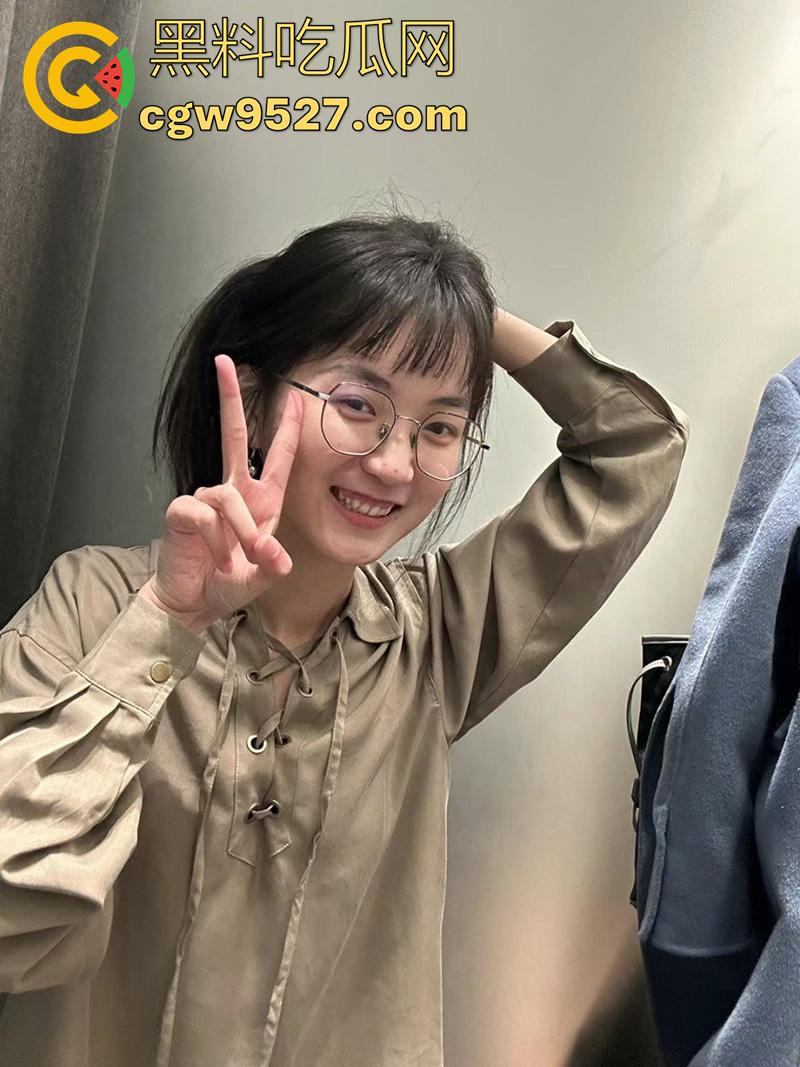 四川师范大一母狗【张露】，表面嫩妹实则暴露狂，醉酒被破处后，被调教成骚母狗，分手后视频被曝光！-1