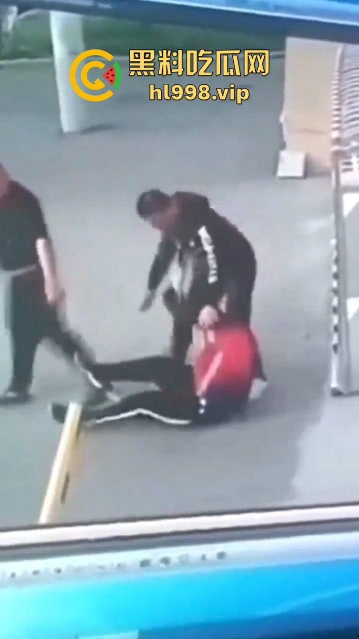 吉林初二男生被同学霸凌 父亲持刀怒杀校霸 太血腥但太爽了！-9