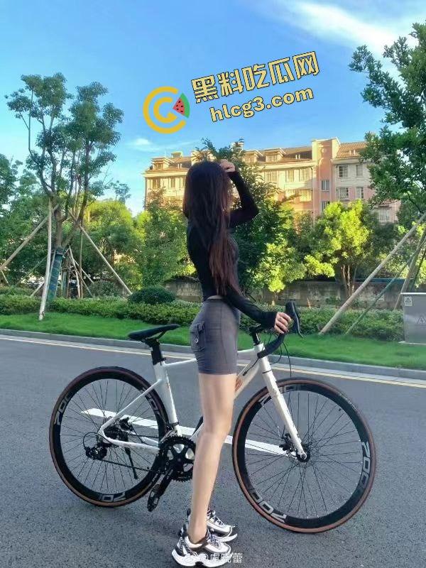 骑行圈淫乱事件！农家乐组织骑行爱好者 一男一女一房间住宿 鸡动即可行动！-5